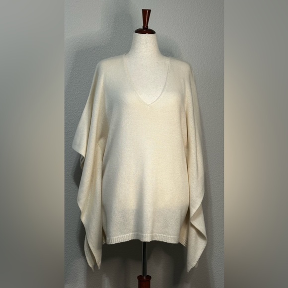 Calypso St. Barth Cream Cashmere V Neck Poncho Tunic Sweater. - Picture 3 of 7